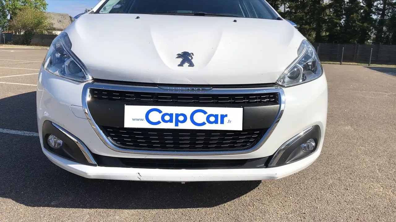 Peugeot 208 208 — photo 20