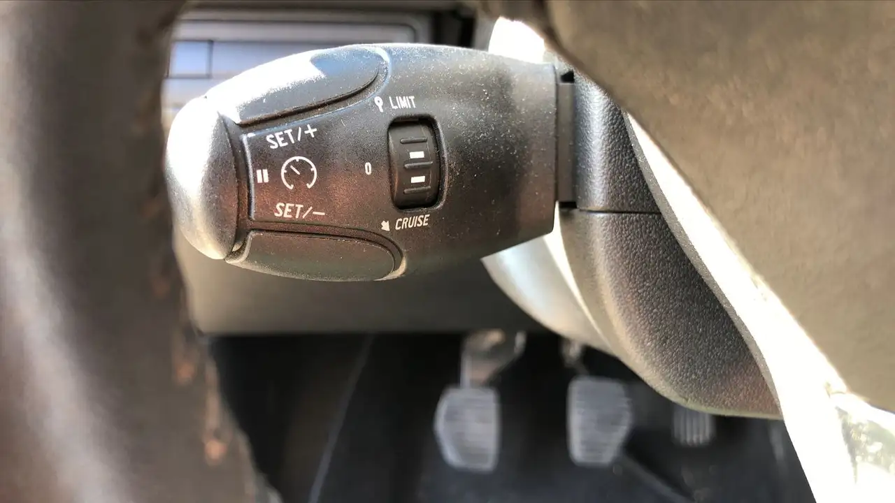 Peugeot 208 208 — photo 27