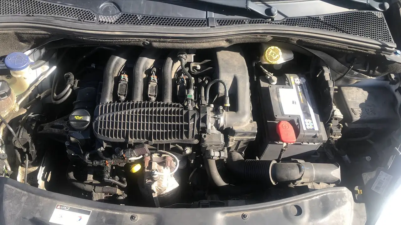 Peugeot 208 208 — photo 15