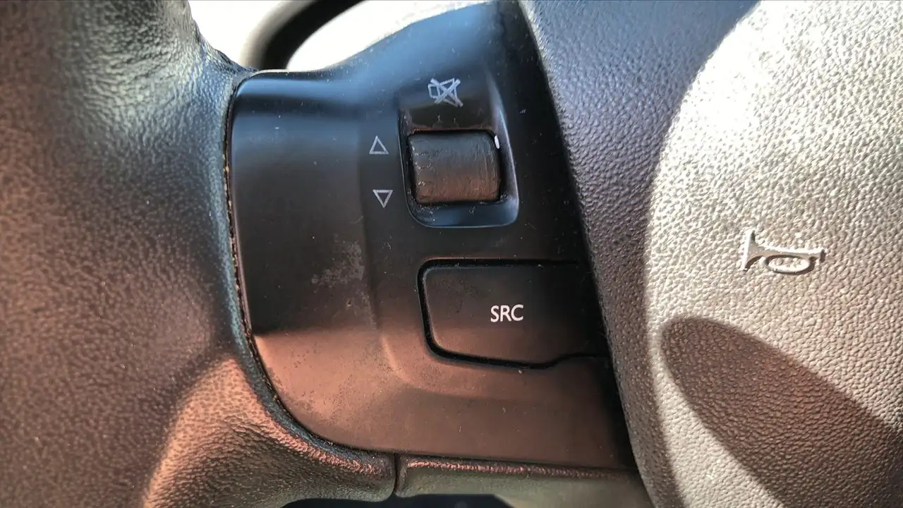 Peugeot 208 208 — photo 28