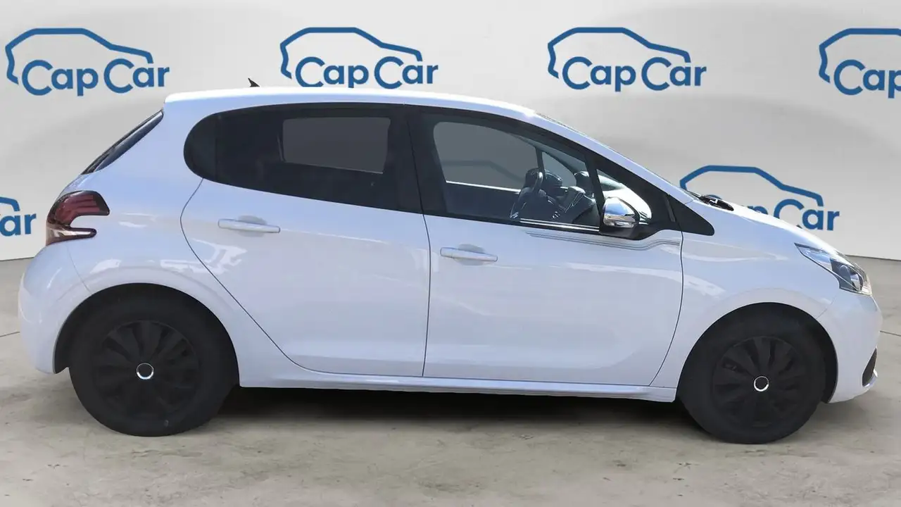 Peugeot 208 208 — photo 4
