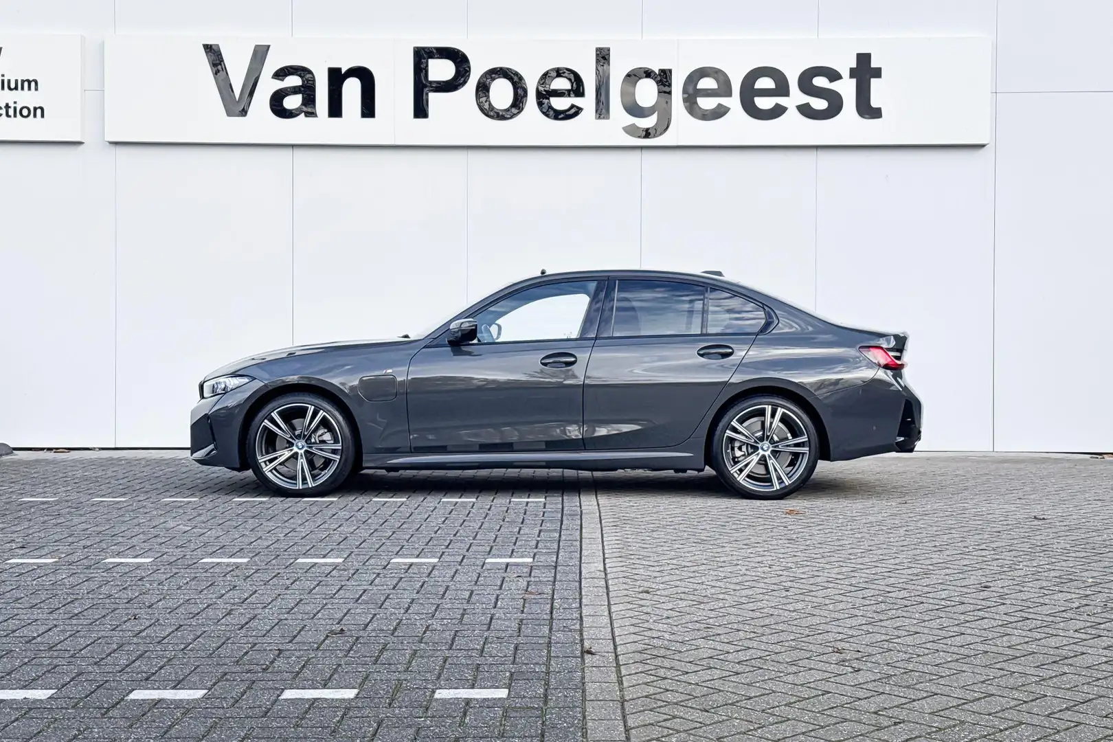 BMW 320 3 Serie Sedan 320e M Sport | Travel Pack Gris - 2