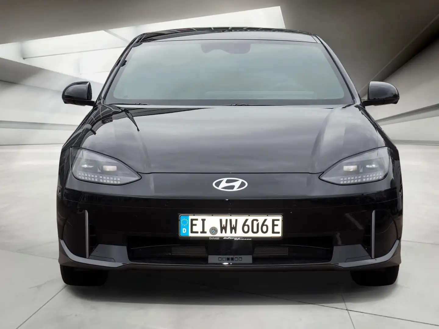 Hyundai IONIQ 6 Uniq-Paket  4WD Noir - 2