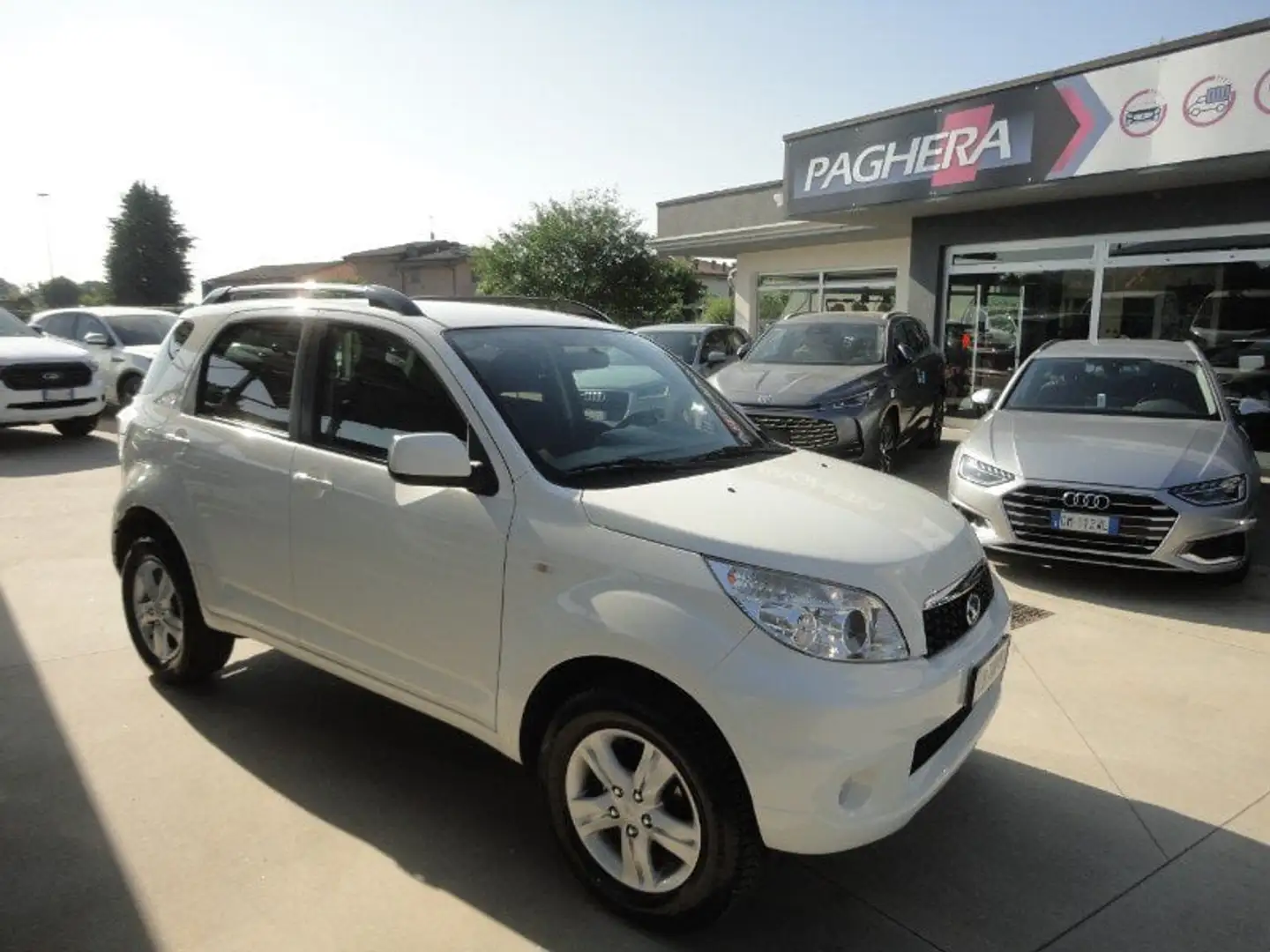 Daihatsu Terios Terios 1.5 4WD B You Five Dolomite Blanco - 1