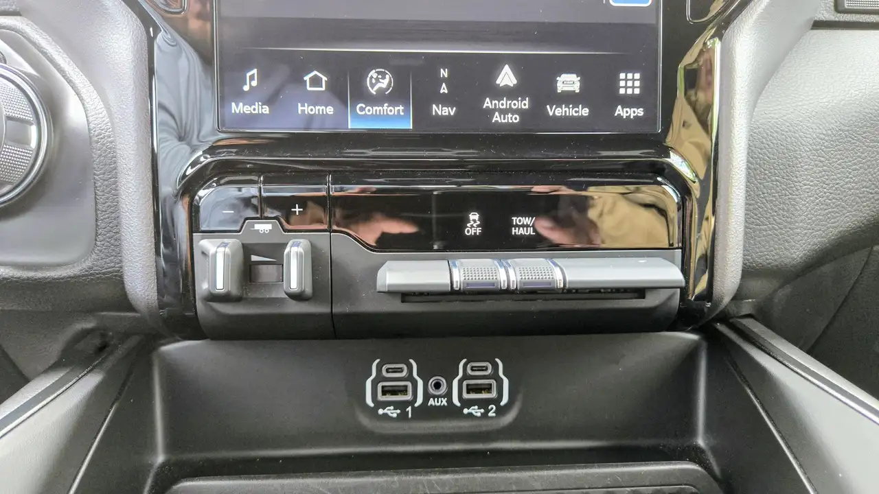 RAM 1500 снимка RAM 1500