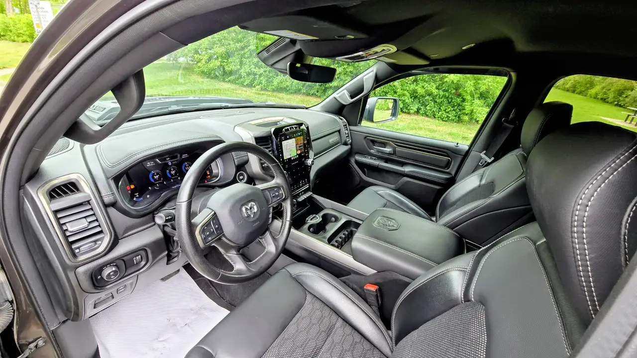 RAM 1500 снимка RAM 1500