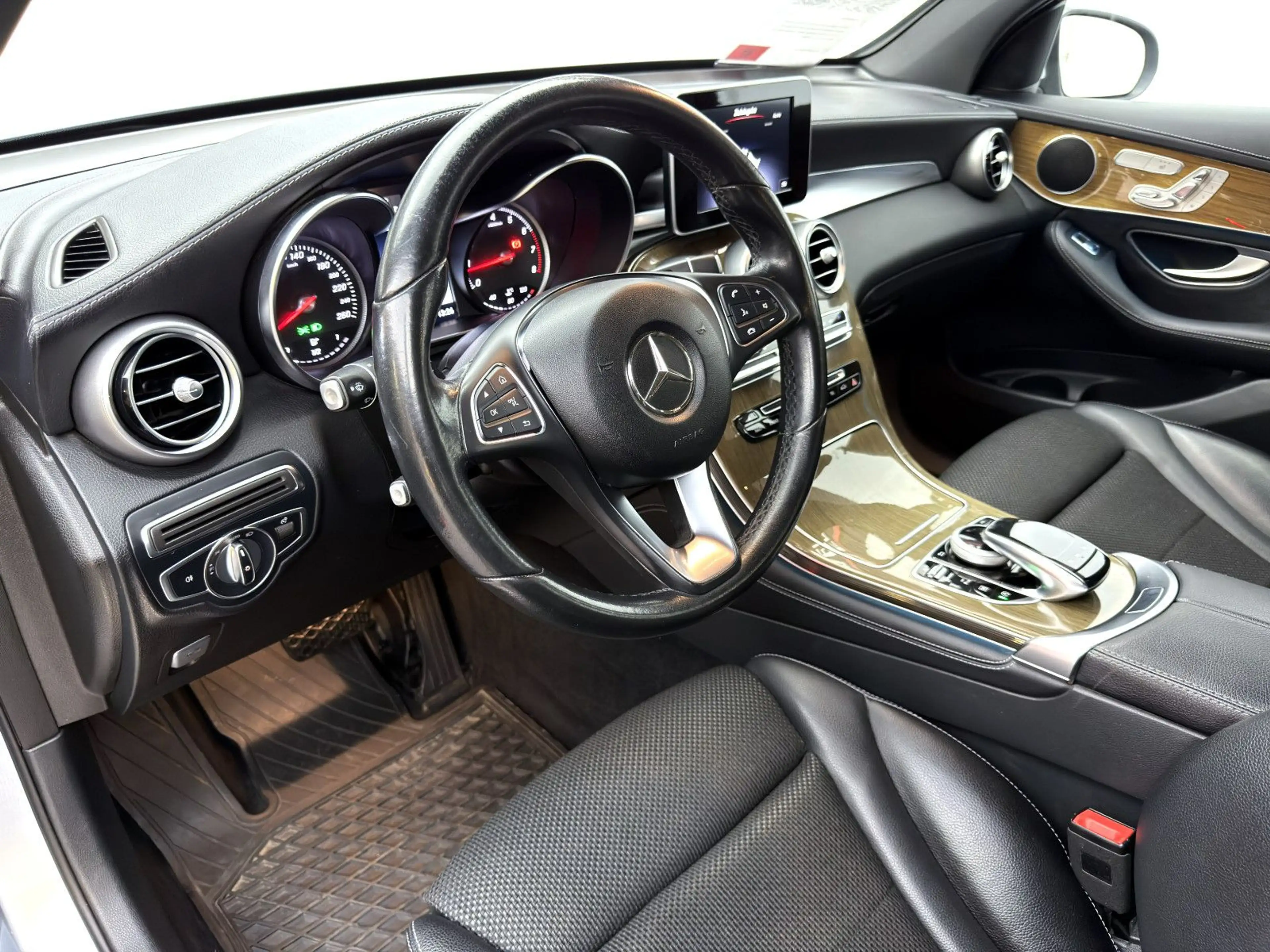 Mercedes-Benz GLC 250 4Matic *LED*SHZ*Navi*RFK* — photo 9