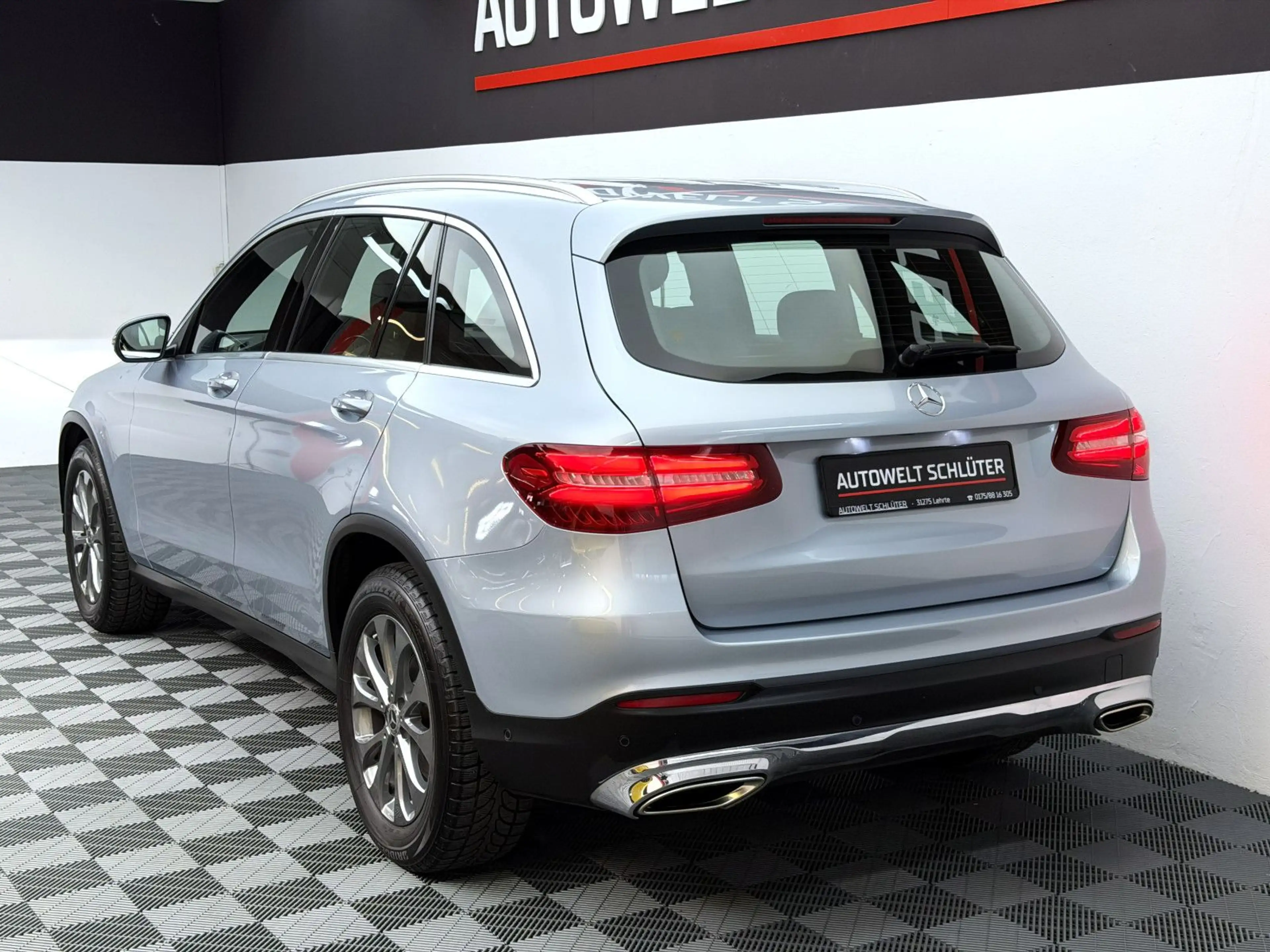 Mercedes-Benz GLC 250 4Matic *LED*SHZ*Navi*RFK* — photo 3