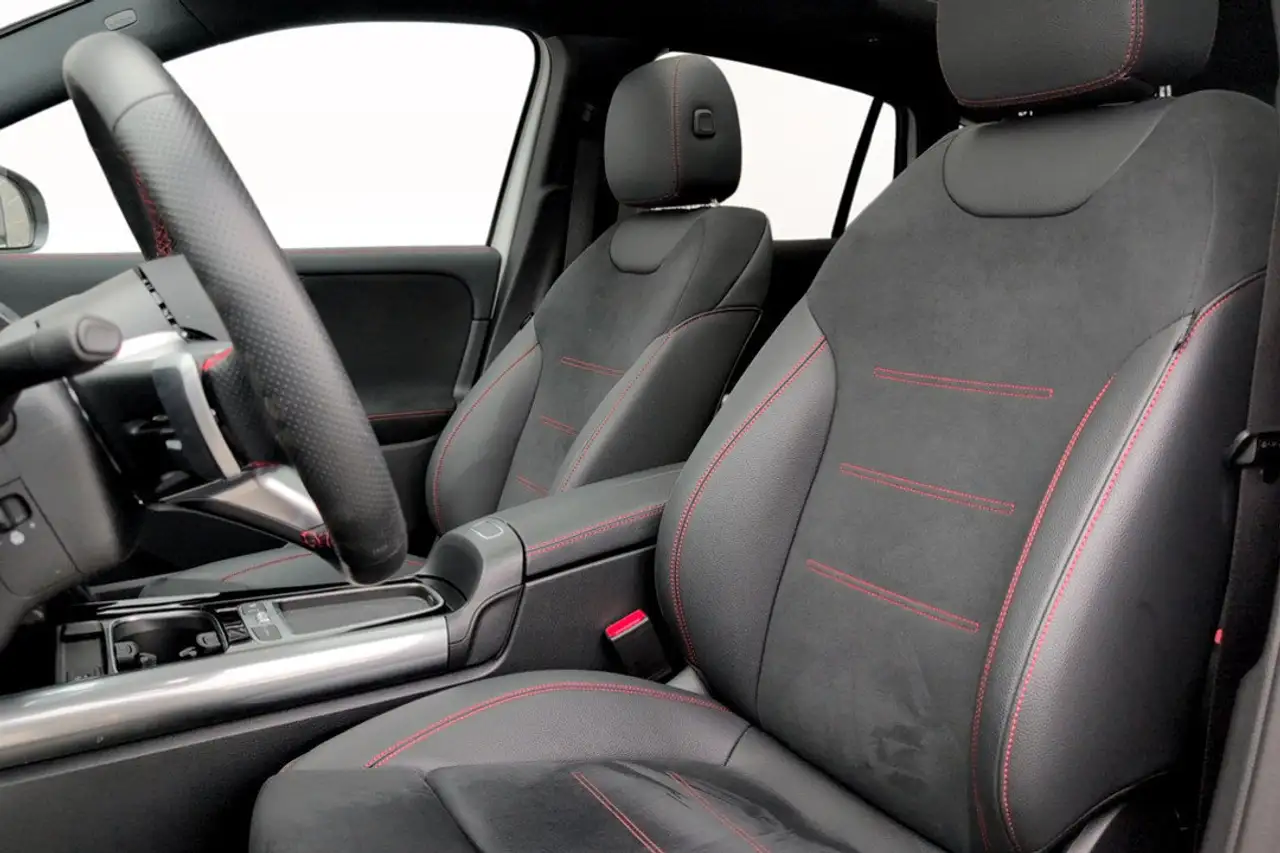 Mercedes-Benz GLA снимка Mercedes-Benz GLA
