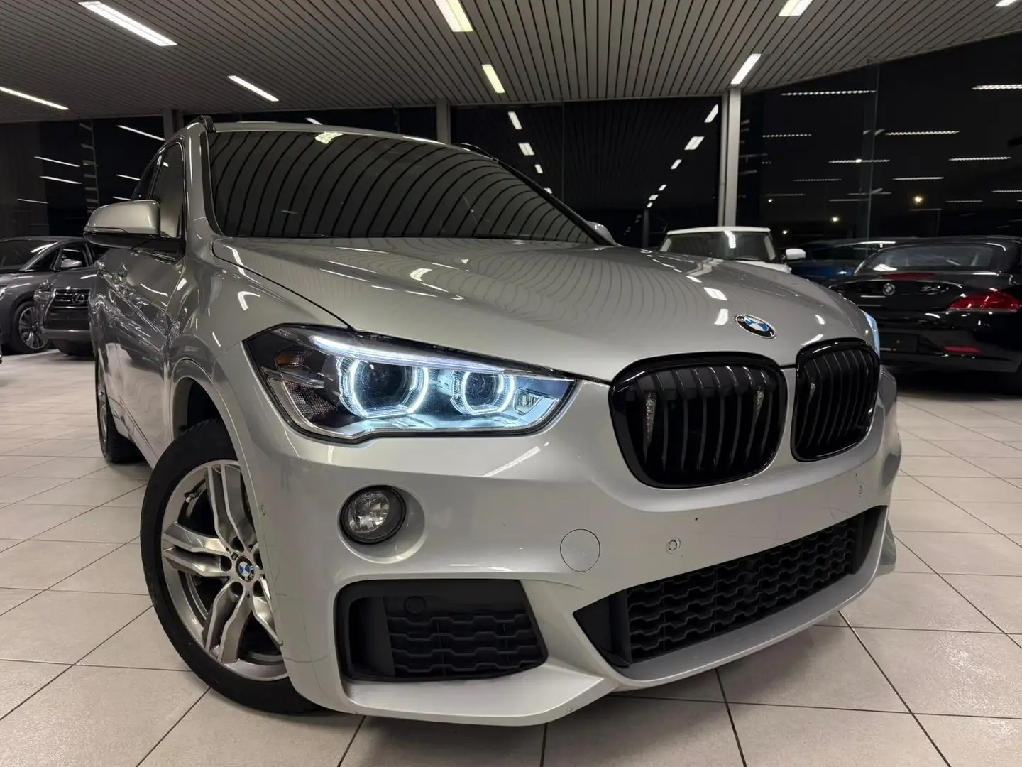 BMW X1 2.0i S-Drive M-Pack 141kw Euro 6C Année 2018 Argent - 1