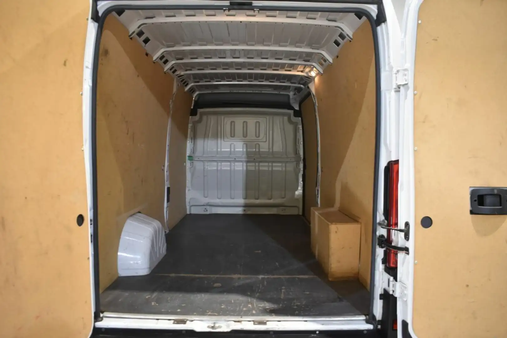 Fiat Ducato FURGÓN MAXI 3.5T L4H2 XL 2.3 MULTIJET 140 Wit - 2