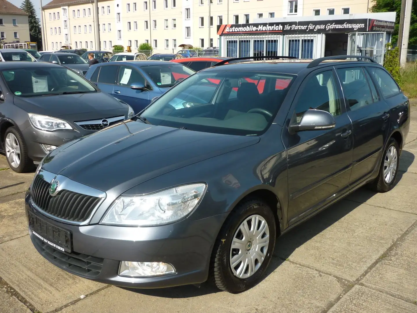 Skoda Octavia 1.8 TSi Ambiente 1.Hand...! Tempomat! Gris - 1