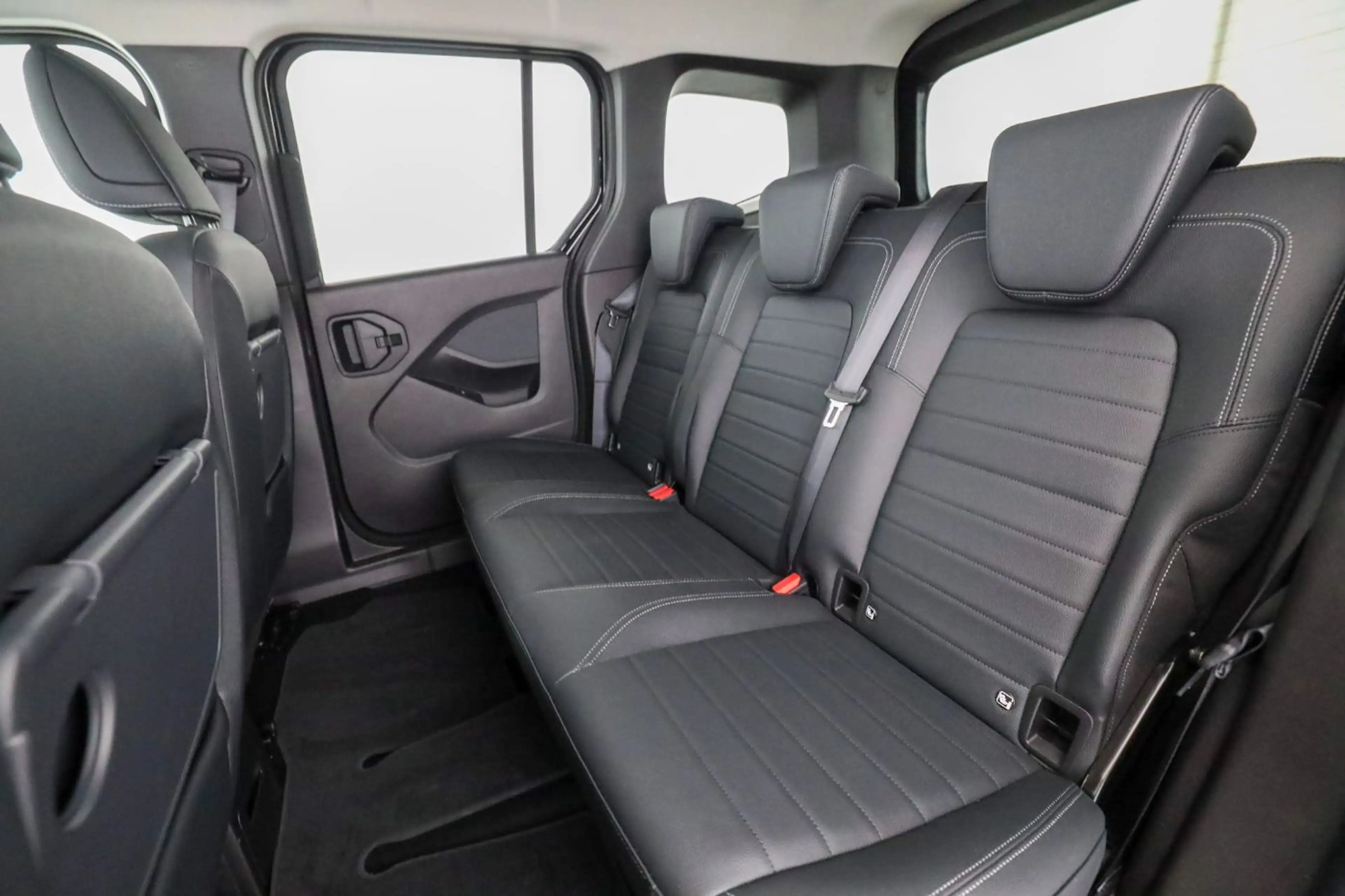 Mercedes-Benz T-Class T 180 d PROGRESSIVE Standard Aut. Navi PTS Cam — photo 10