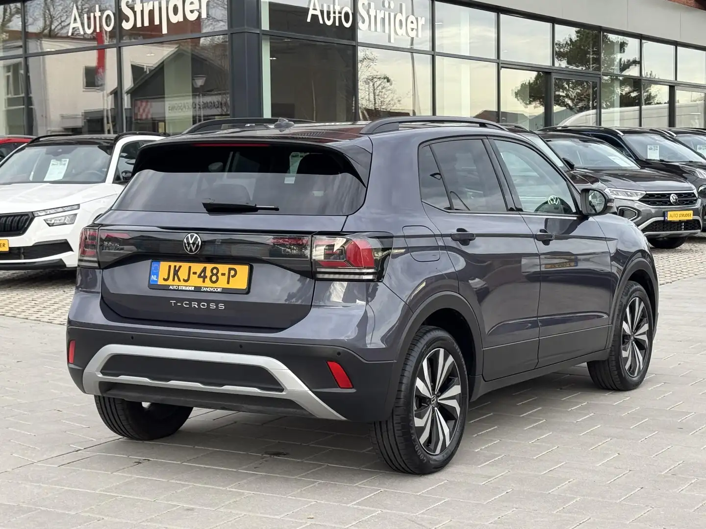 Volkswagen T-Cross 1.0 TSI Life Edition 115pk automaat | IQ Assist | Grijs - 2