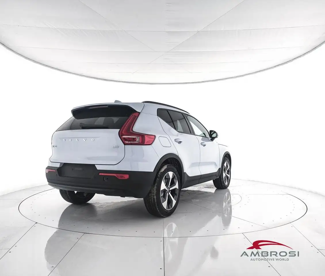 Volvo XC40 2026