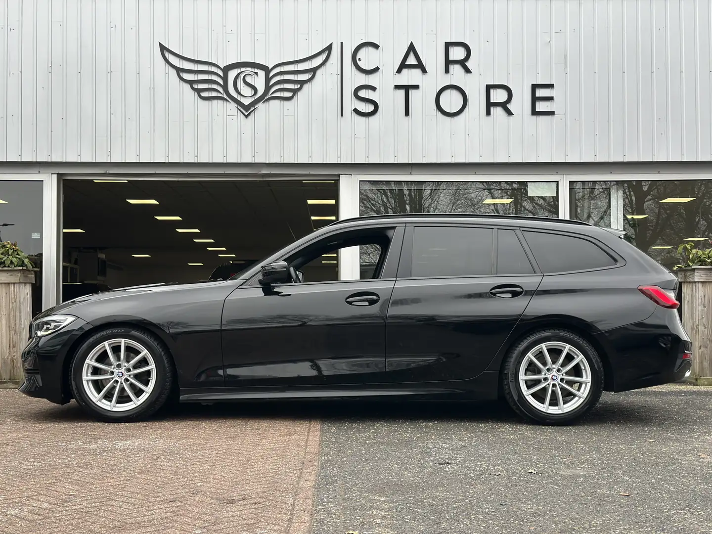 BMW 318 3-serie Touring 318i High Executive Edition |CARPL Noir - 2