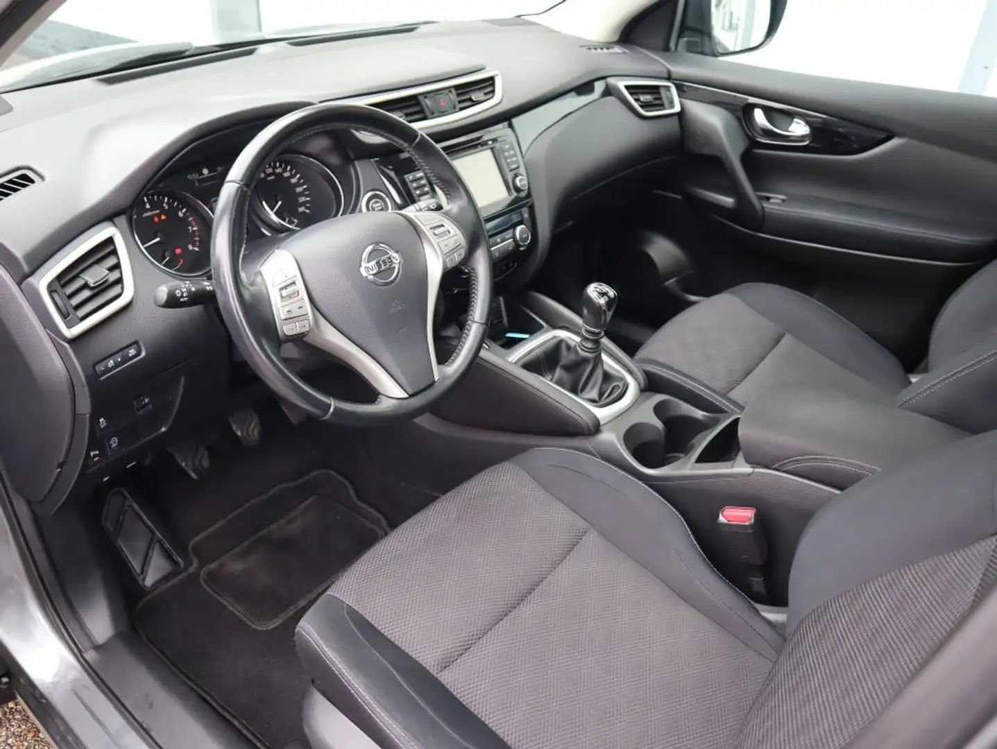 Nissan Qashqai 1.2 Connect Edition / Camera / Navigatie / Cruise Grijs - 2