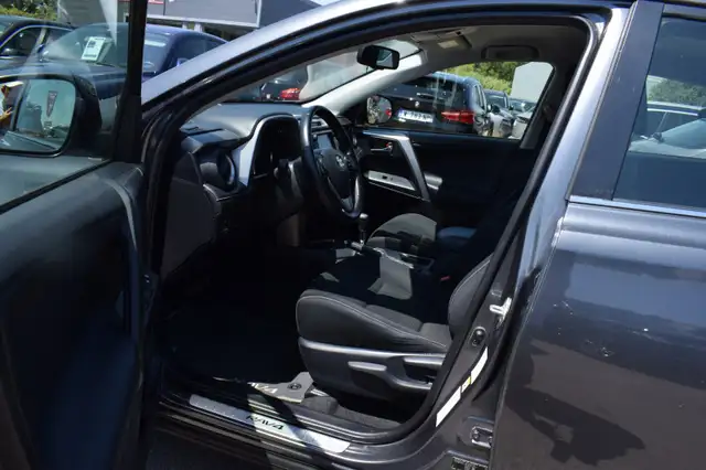 Toyota Rav4 view 18
