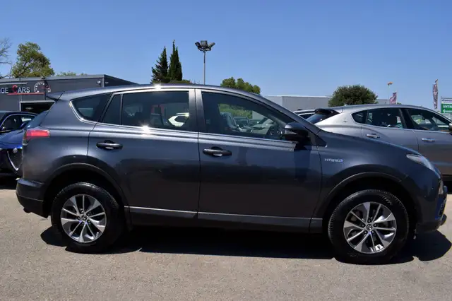 Toyota Rav4 view 9