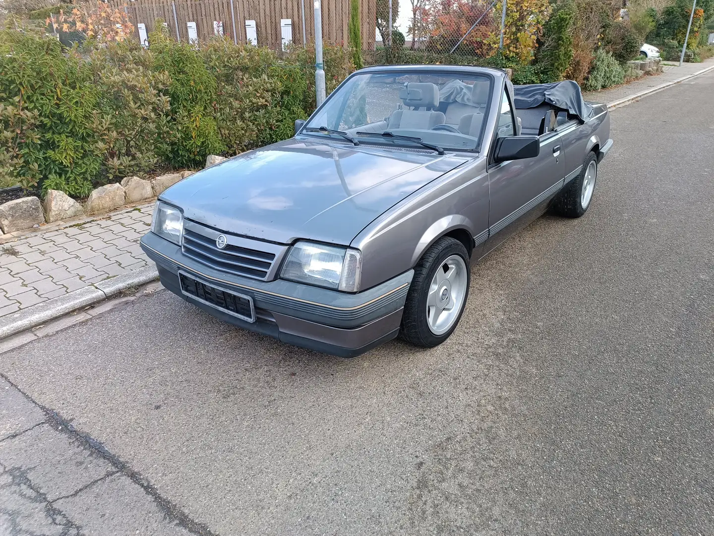 Opel Ascona Ascona C GT Grau - 2