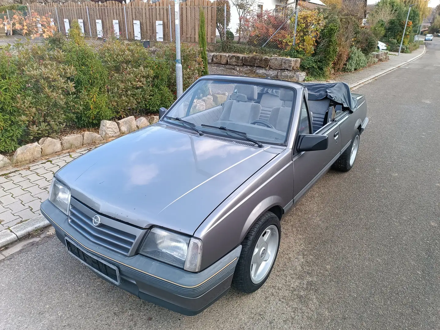 Opel Ascona Ascona C GT Grau - 1