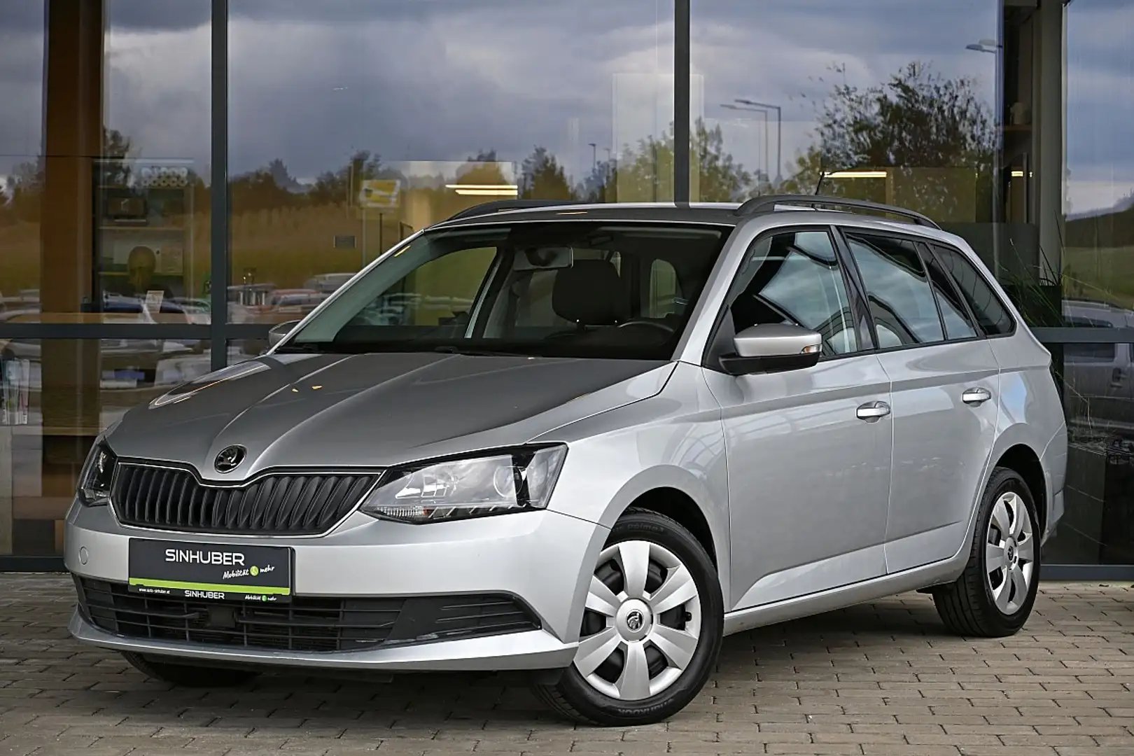 Skoda Fabia Combi Ambition 1,4 TDI Navi, PDC, Tempomat Silber - 1