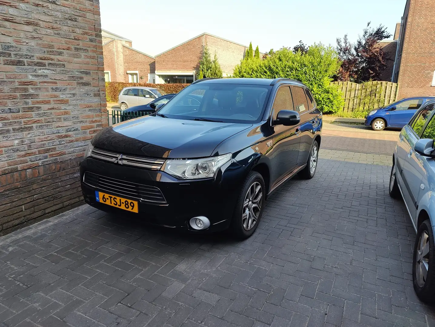 Mitsubishi Outlander Outlander 2.0 PHEV Instyle Černá - 1
