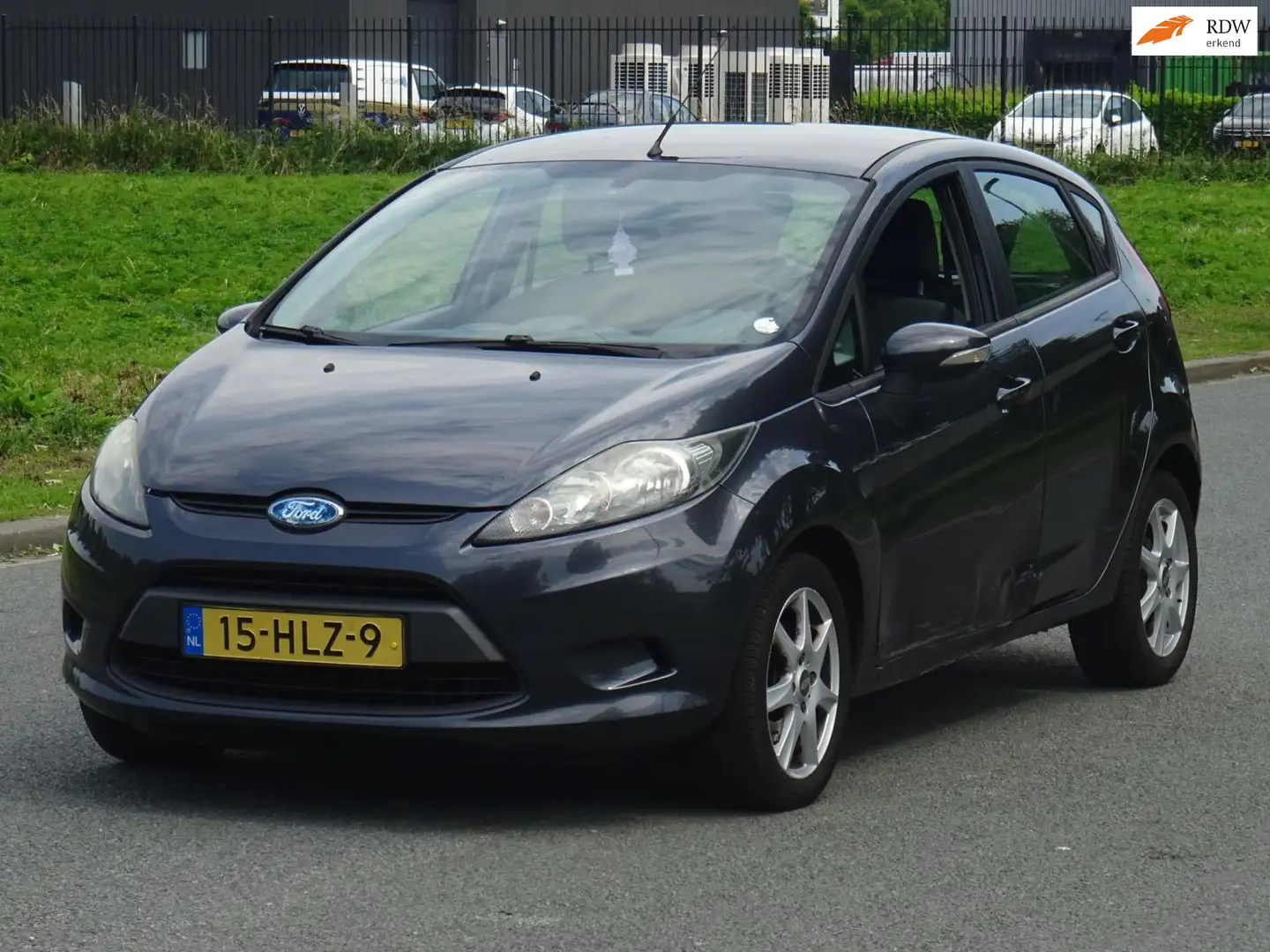 Ford Fiesta 1.25 Trend BJ2009 5DEURS NAP/AIRCO/APK 2026 Grau - 1