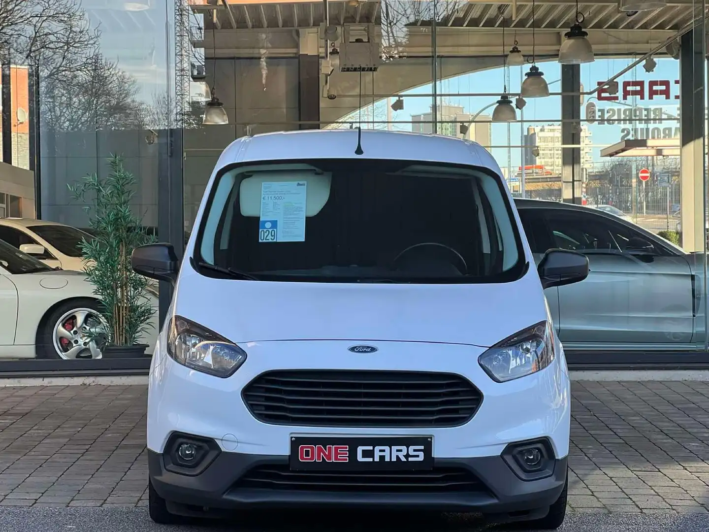 Ford Tourneo Courier 1.5TDCi (EURO6)"UTILITAIRE" AIRCO-BLUETOOTH-GAR1AN Biały - 2
