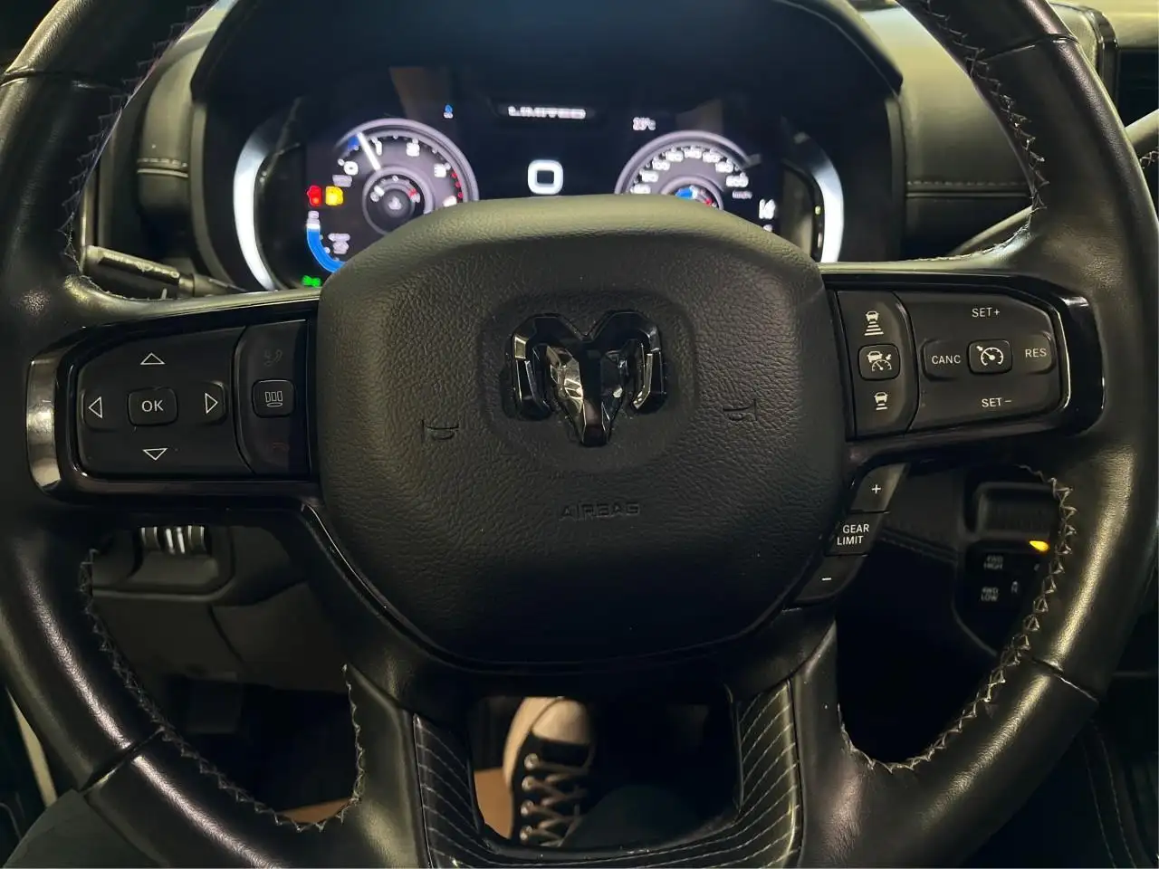 RAM 3500 снимка RAM 3500