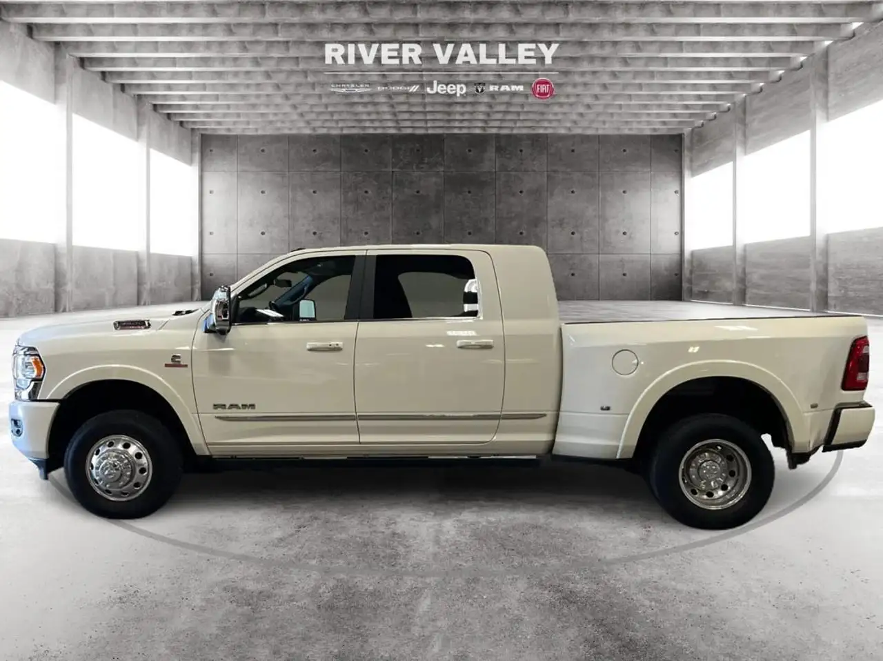 RAM 3500 снимка RAM 3500