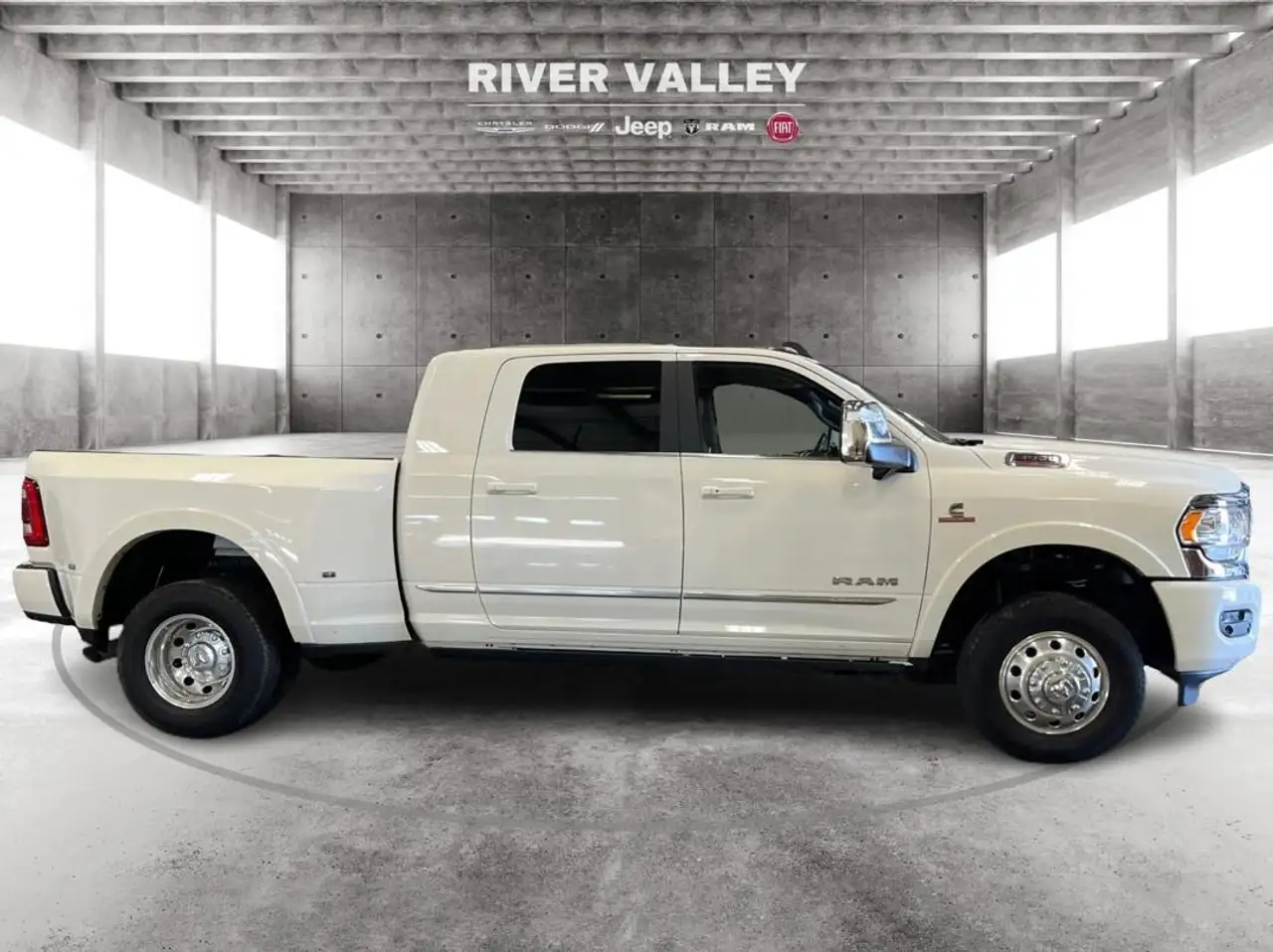 RAM 3500 снимка RAM 3500