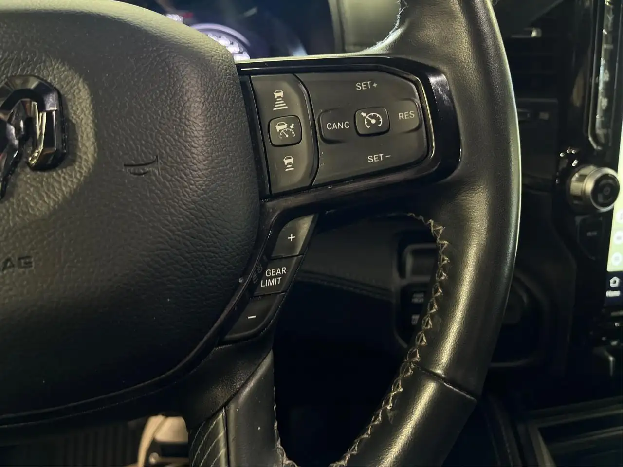 RAM 3500 снимка RAM 3500