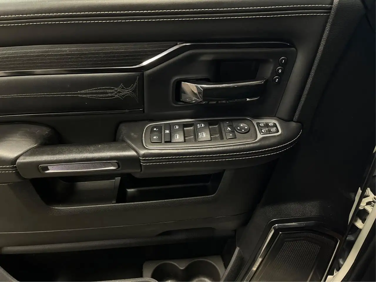 RAM 3500 снимка RAM 3500