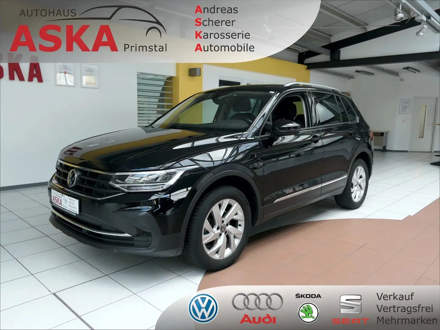 Volkswagen Tiguan 2,0 TDI DSG 4Motion "Life" Schwarz - 1