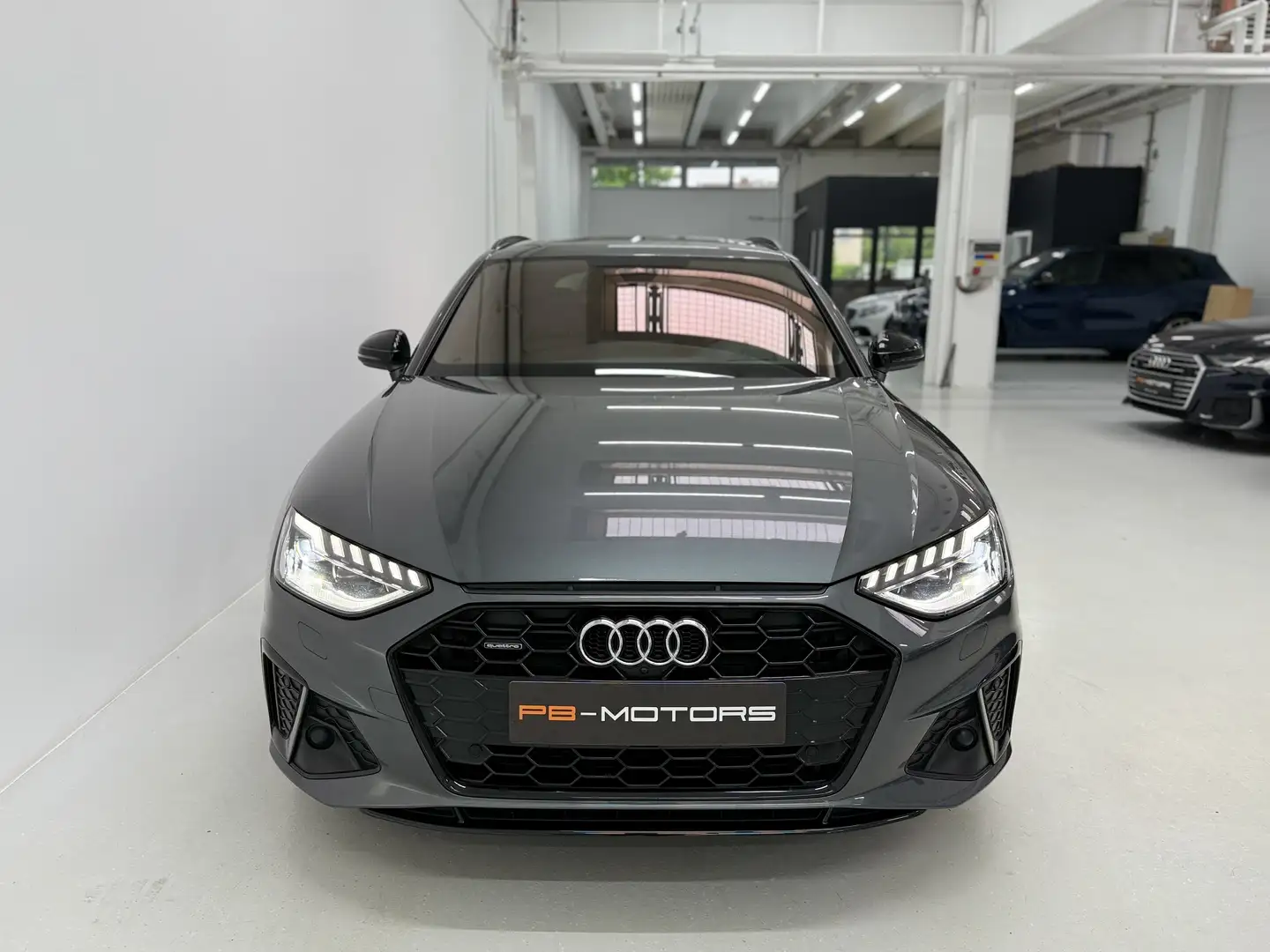 Audi A4 50 TDI Quattro 3x S-Line Matrix 360° Standheiz Gris - 2