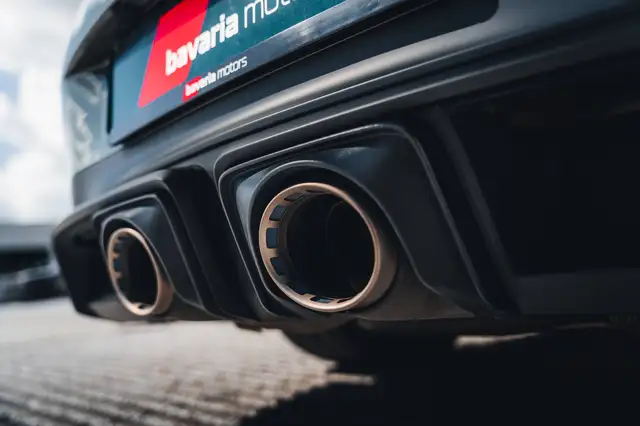 Porsche 911 view 12