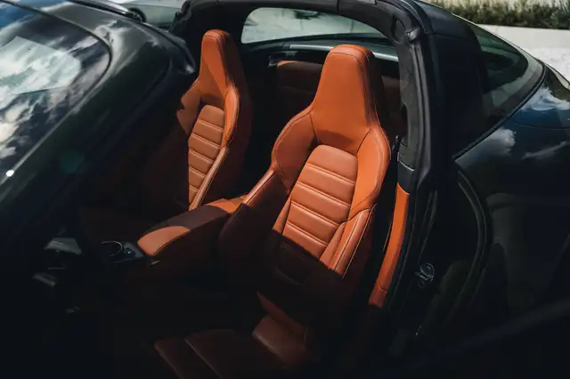 Porsche 911 view 14