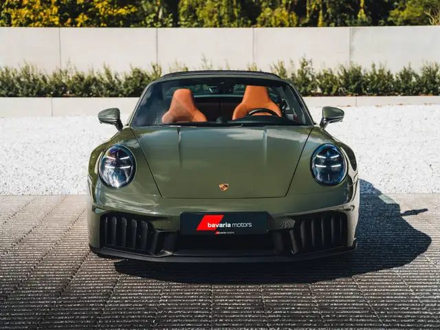Porsche 911 view 2