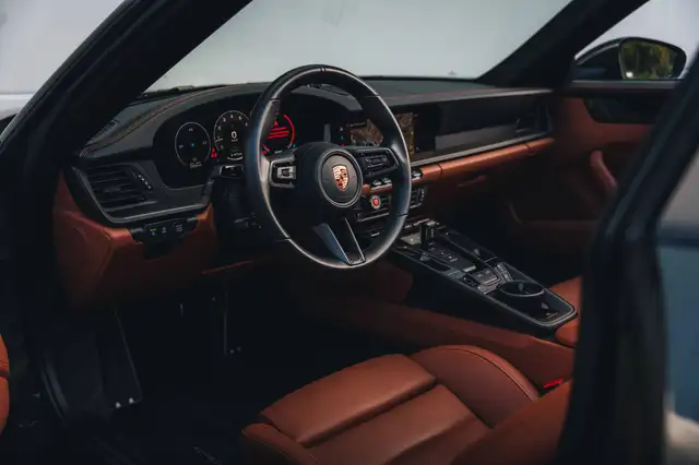 Porsche 911 view 13