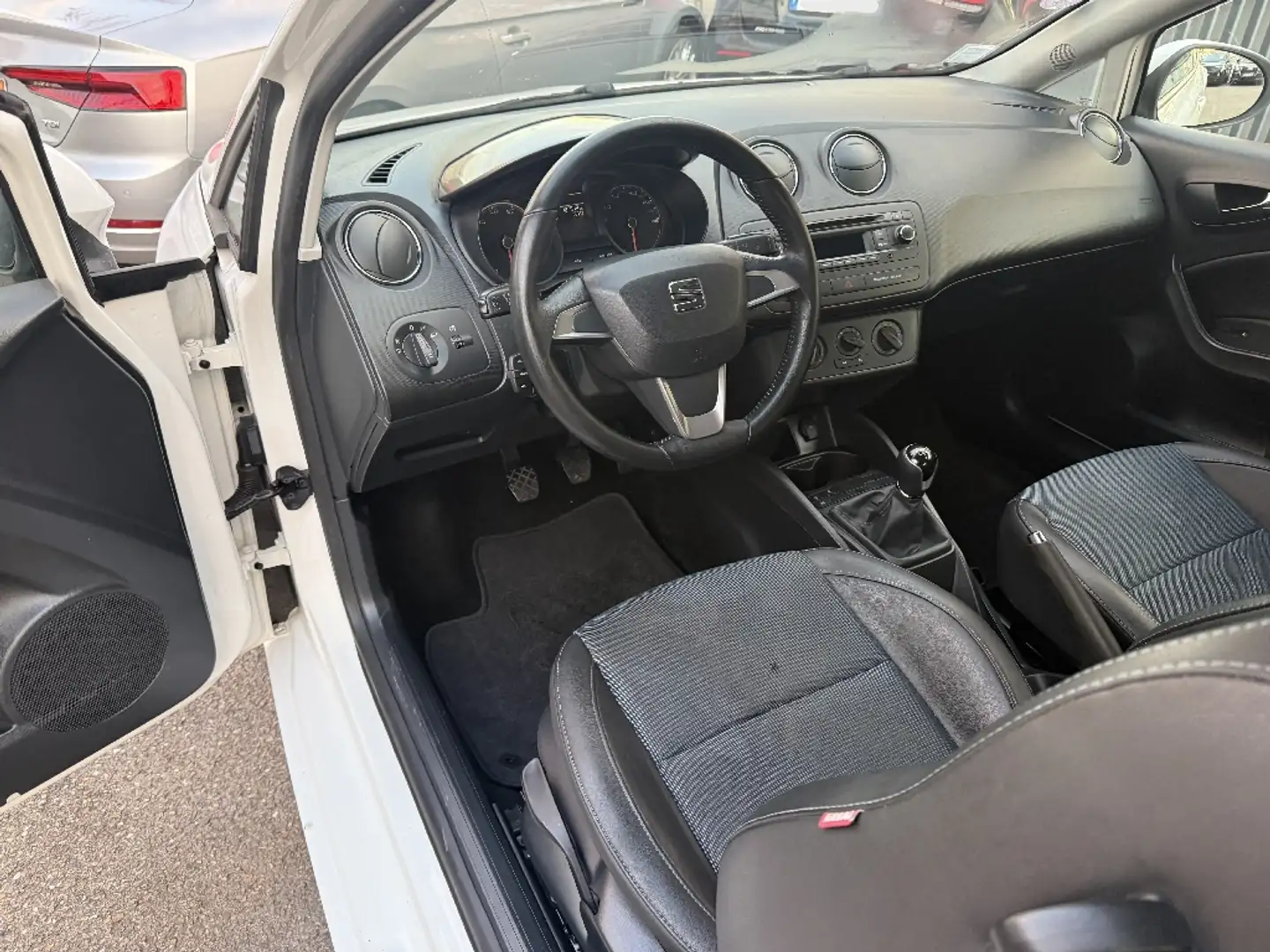 SEAT Ibiza 1.2i 12V 70 I Tech - 2