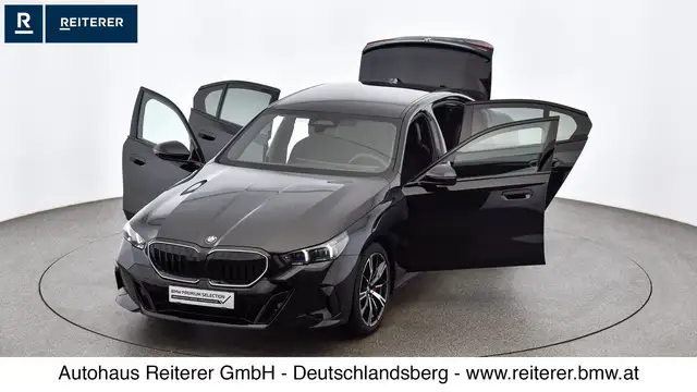 BMW 5 Series view 9