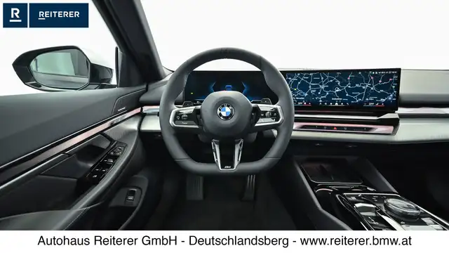 BMW 5 Series view 14