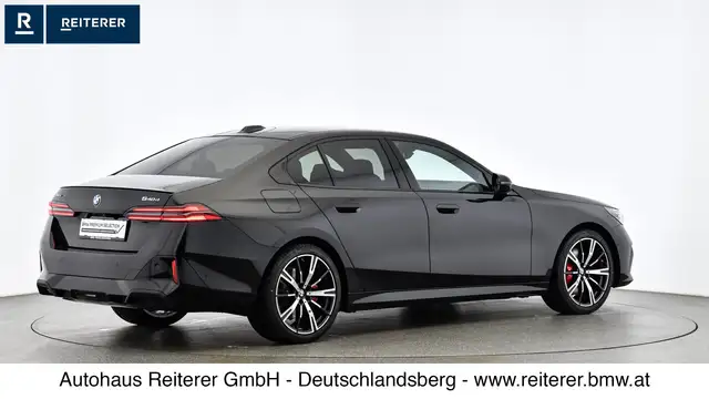 BMW 5 Series view 6