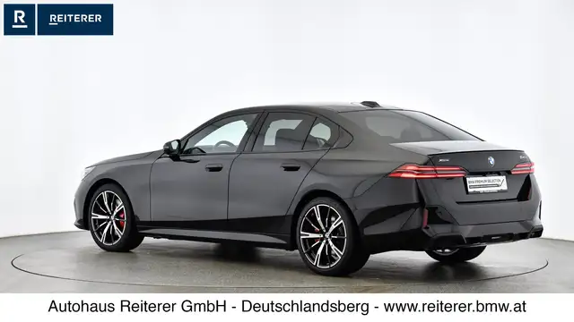 BMW 5 Series view 4