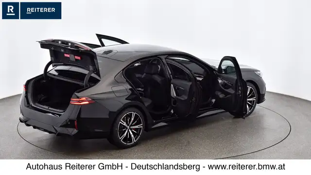 BMW 5 Series view 12