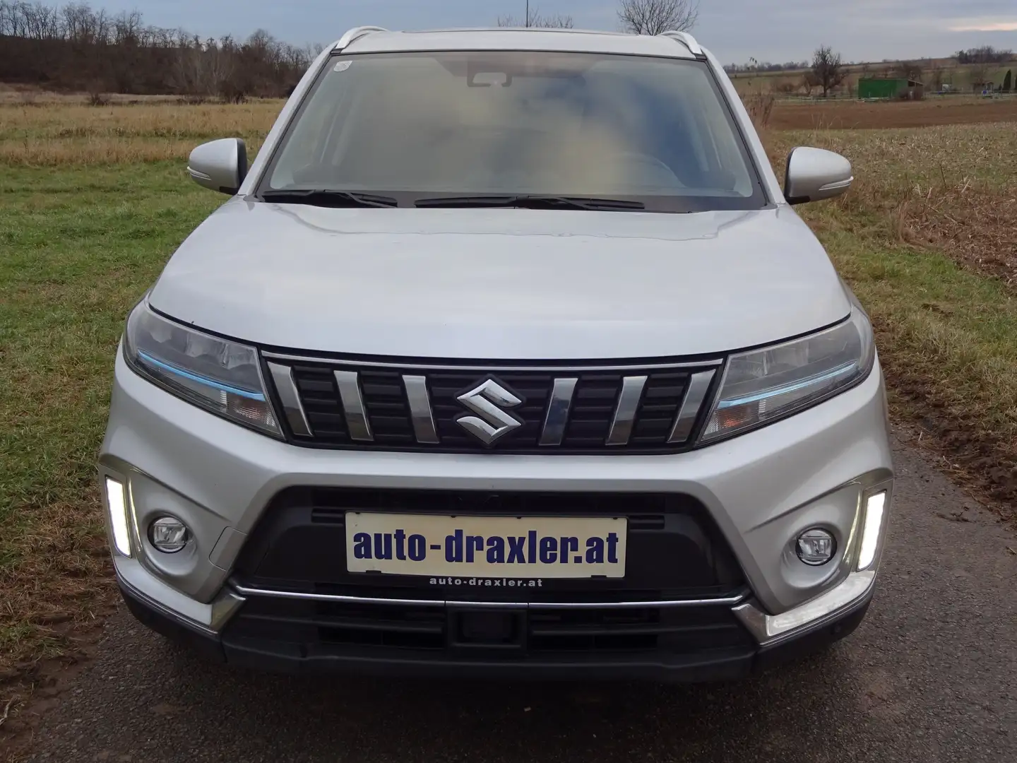 Suzuki Vitara Flash Allrad Aut.Hybrid+AHV+Navi+Kamera+Pano Silber - 2