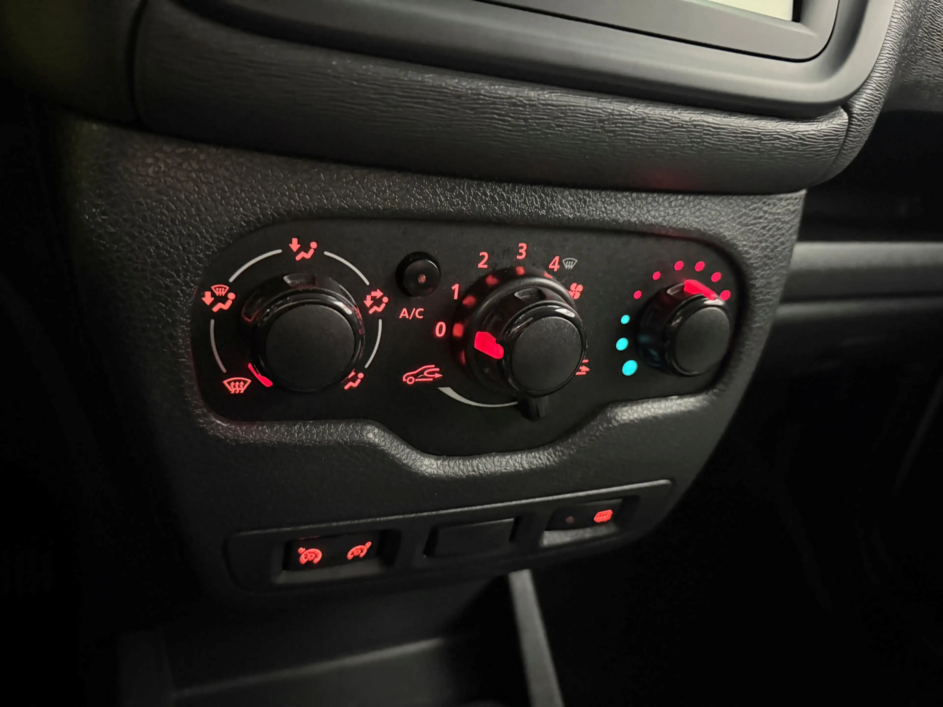 Dacia Dokker 1.5 Blue dCi 90 Solid - Bluetooth / Navi / Cruise — photo 20