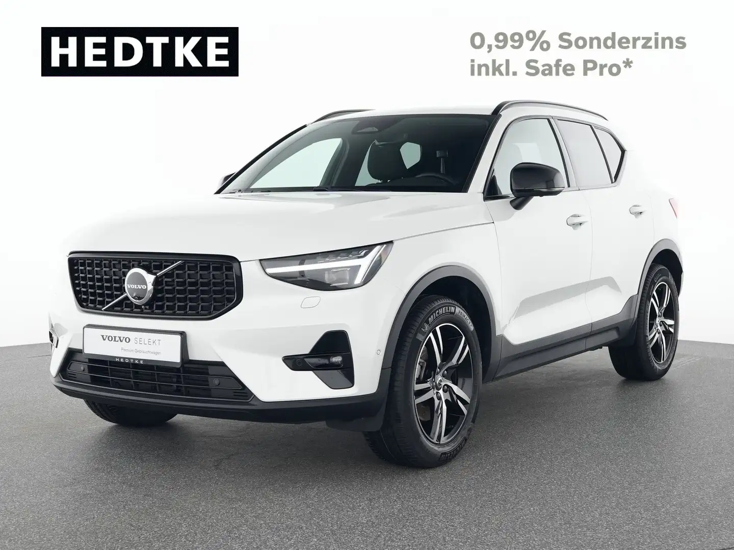 Volvo XC40 B3 Benzin Plus Dark 18"+PIXEL-LED+ACC+360° Bílá - 1