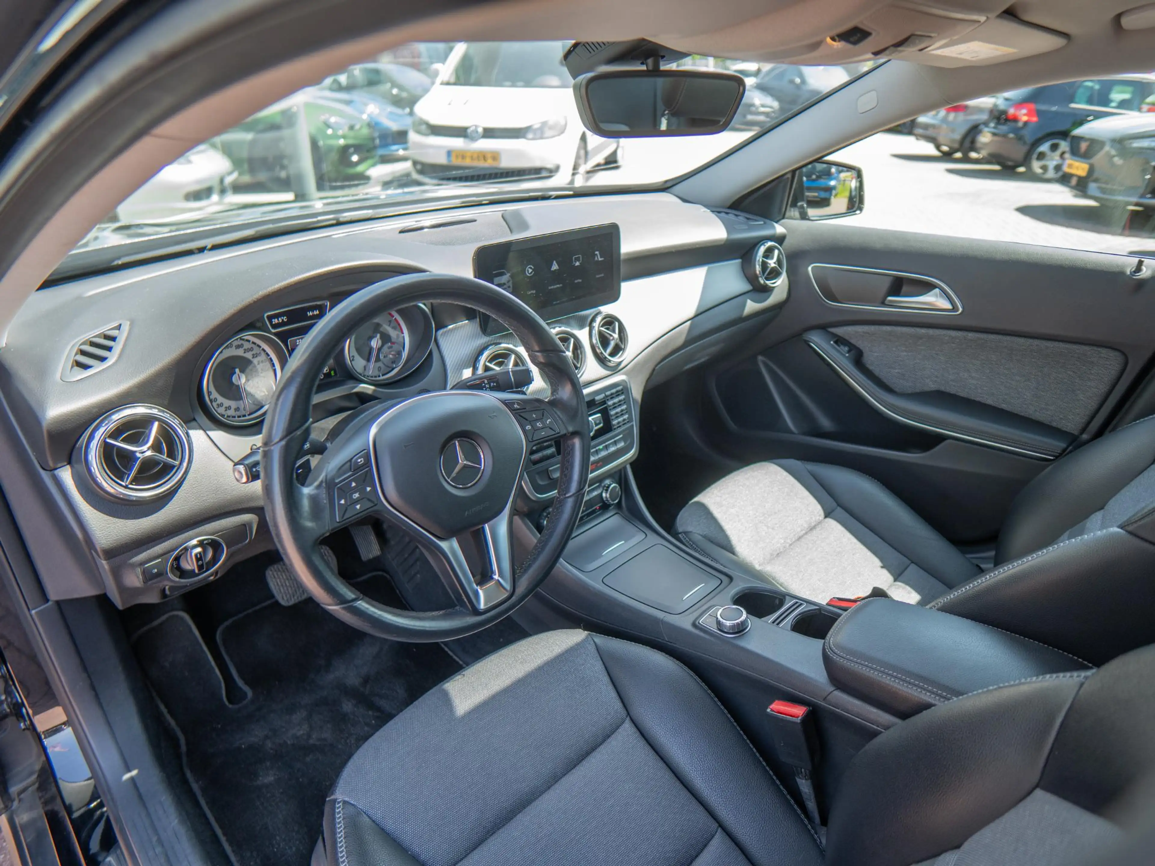 Mercedes-Benz GLA 200 Prestige | Elc trekhaak | Wide-screen | Volledig o — photo 12
